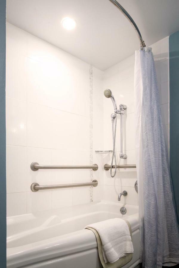 Studio At Ala Moana With Ocean Views Apartamento Honolulu Exterior foto